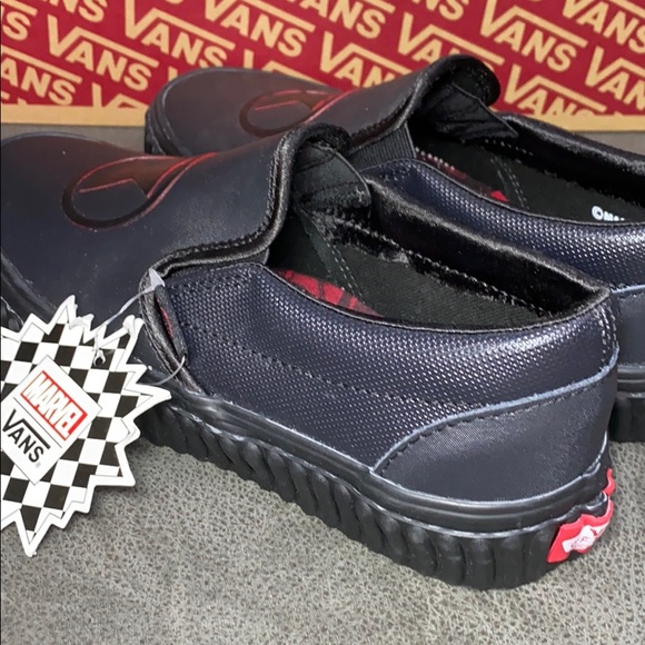 Vans Marvel Slip On shoes women’s - Picture 8 of 9